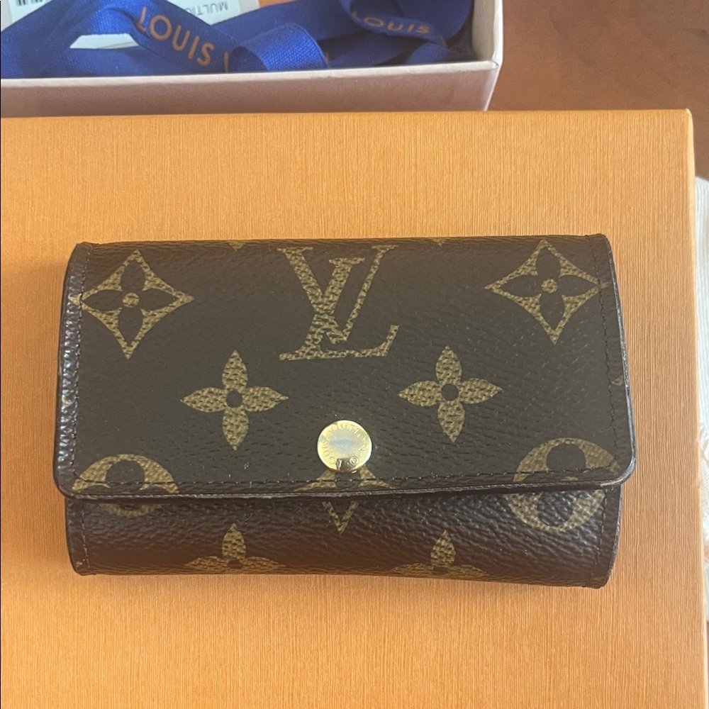 Louis Vuitton 6 Key Holder